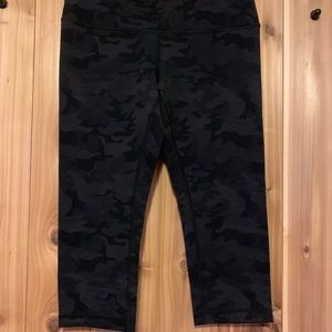lululemon camo print crops size 10